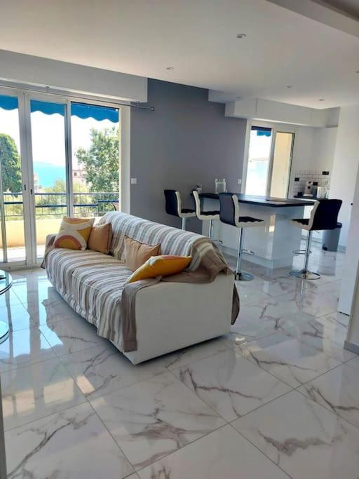 Apartment Grand T2 A 5min De La
