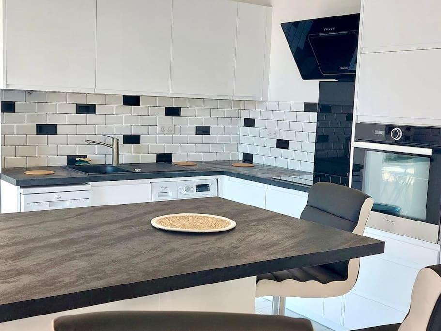 Apartment Grand T2 A 5min De La *
