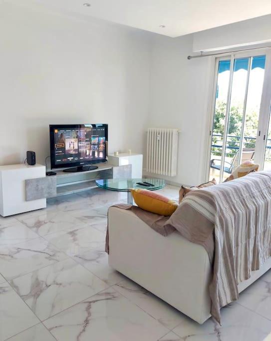 Grand T2 A 5min De La Apartment